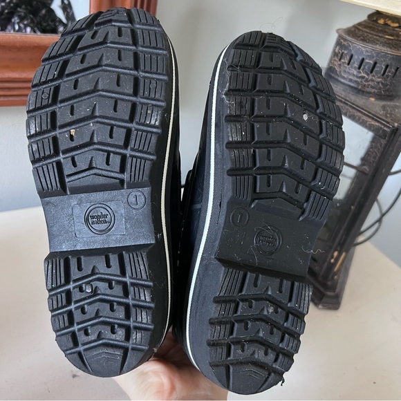 Wonder Nation Snow Boots • 1 - Picture 5 of 8